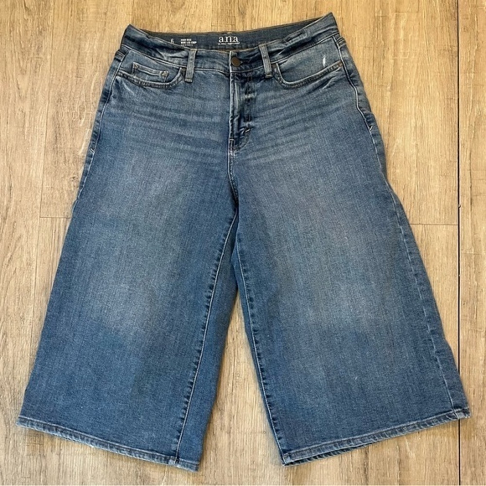 a.n.a Women's Classic Blue Wide Leg Crop Jeans 6